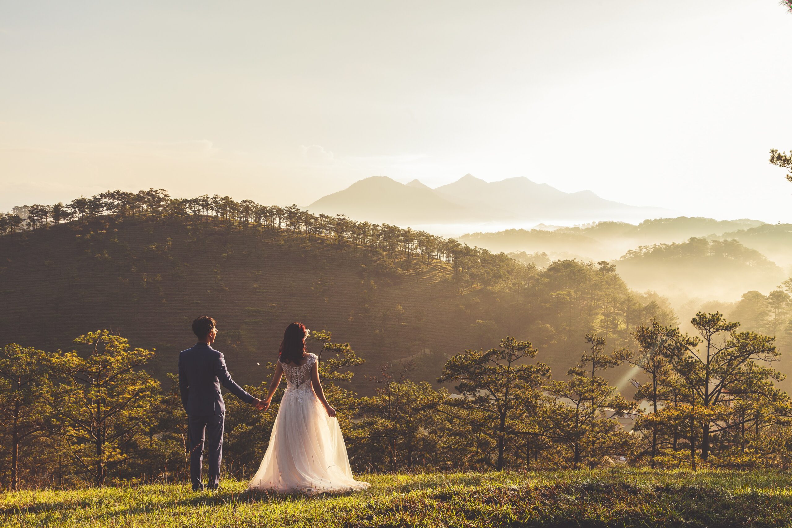 La formation pour devenir wedding planner est cruciale pour maîtriser tous les aspects du métier, des relations avec les clients à la coordination des événements.